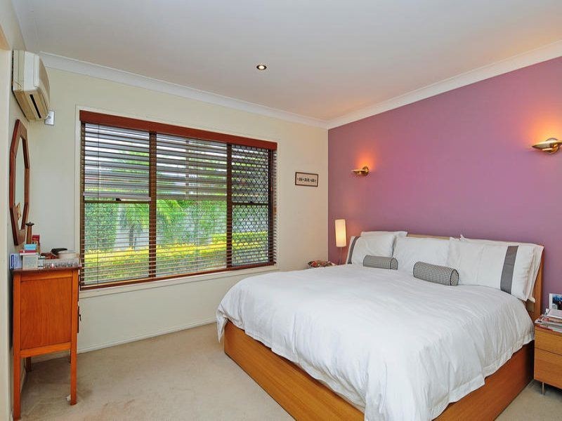 1 Skye Court, Sorrento QLD 4217