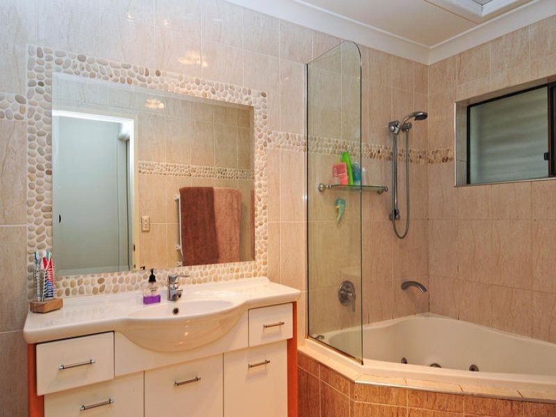 1 Skye Court, Sorrento QLD 4217