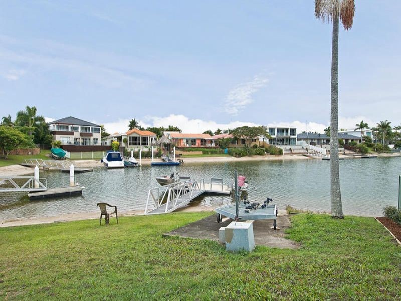 1 Skye Court, Sorrento QLD 4217