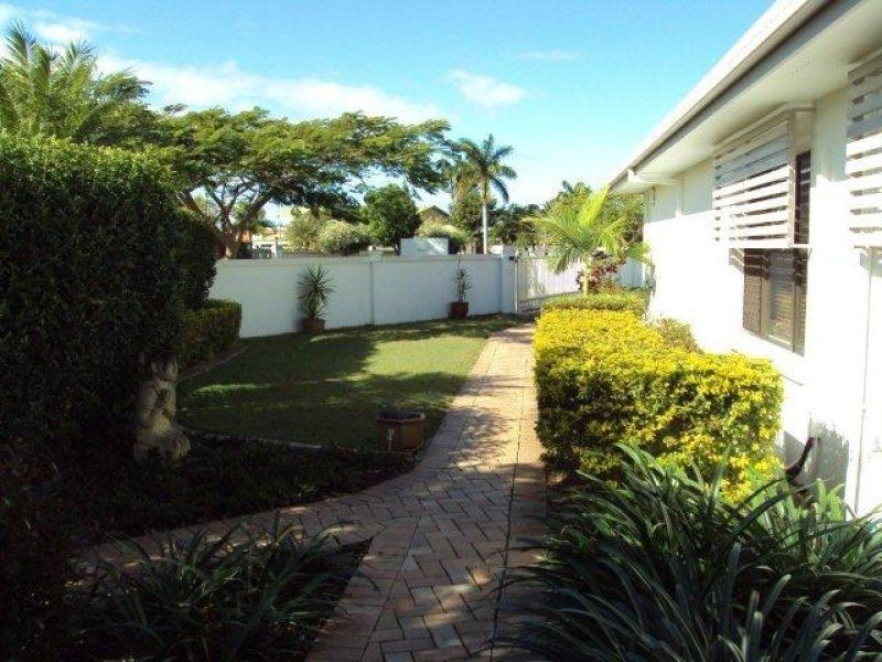 1 Skye Court, Sorrento QLD 4217