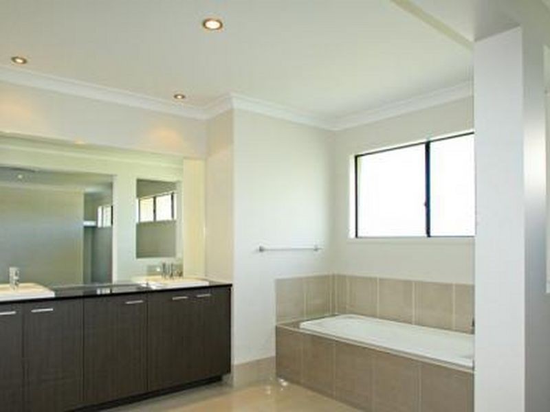 6 Sundown Place, Jacobs Well QLD 4208