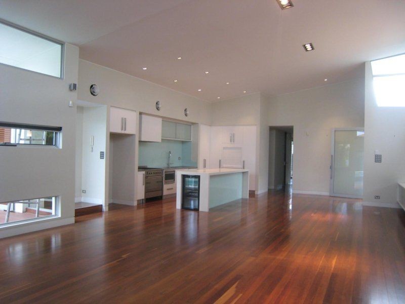 15 The Lido, Isle Of Capri QLD 4217