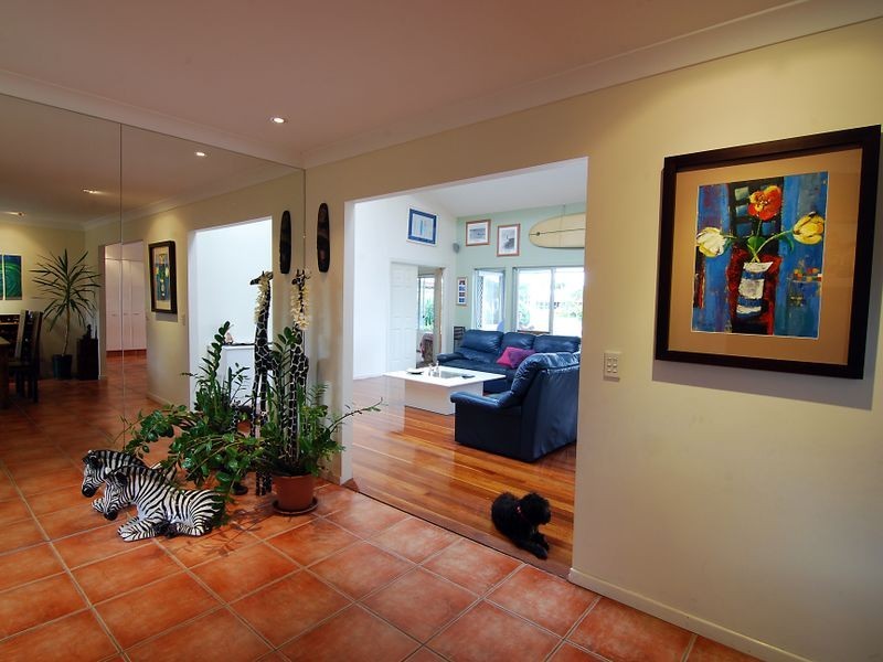 35 Boomerang Crescent, Sorrento QLD 4217