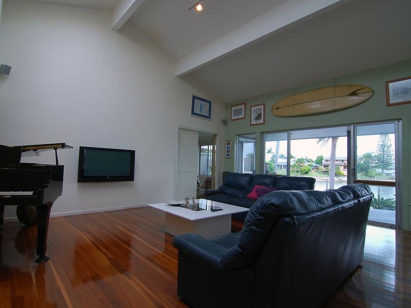 35 Boomerang Crescent, Sorrento QLD 4217
