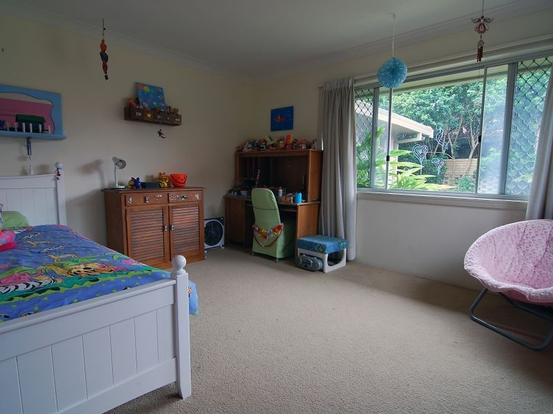 35 Boomerang Crescent, Sorrento QLD 4217