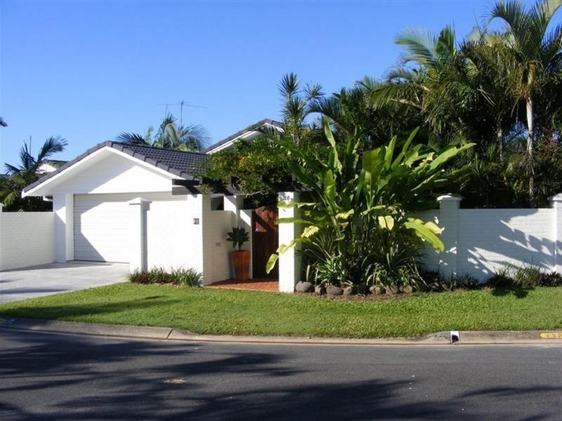 30 Namatjira Court, Broadbeach Waters QLD 4218