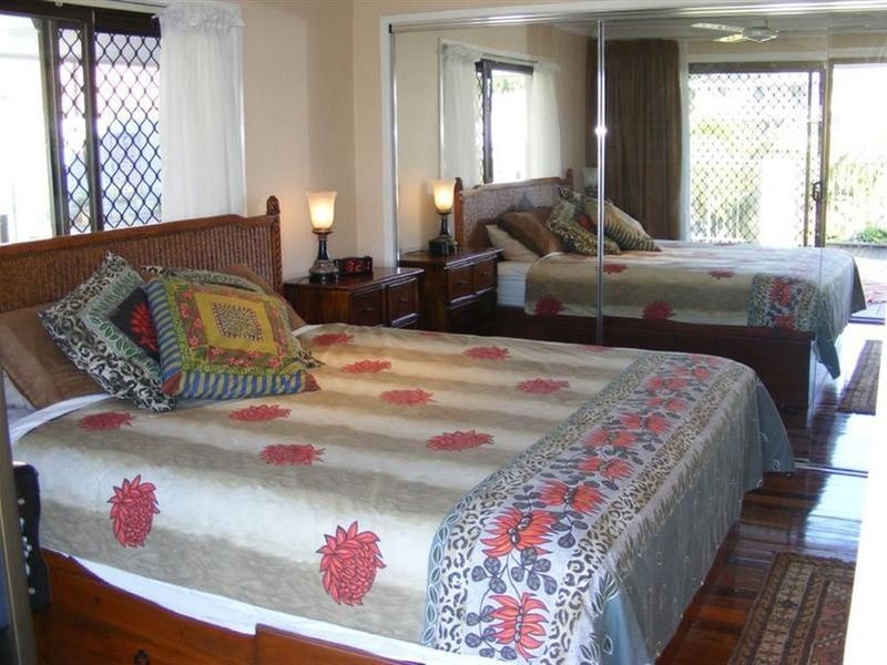 30 Namatjira Court, Broadbeach Waters QLD 4218