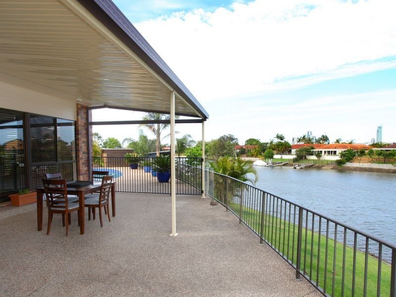 36 Ayrshire Avenue, Benowa QLD 4217