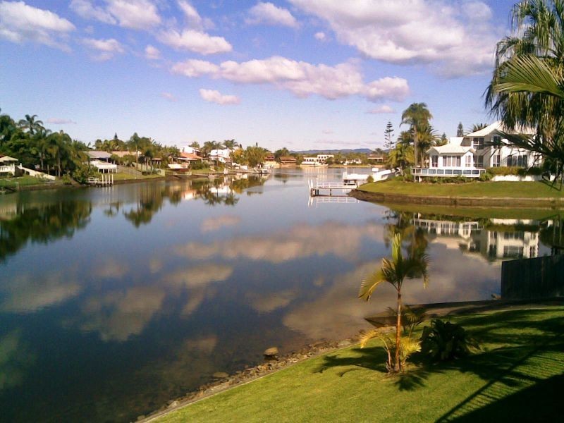 36 Ayrshire Avenue, Benowa QLD 4217