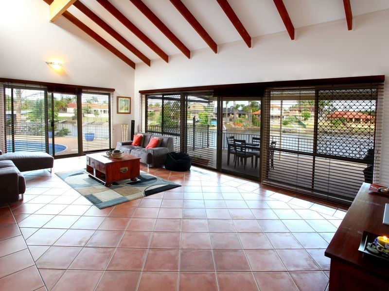 36 Ayrshire Avenue, Benowa QLD 4217