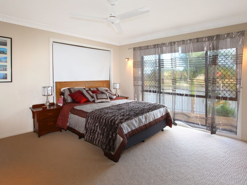 36 Ayrshire Avenue, Benowa QLD 4217