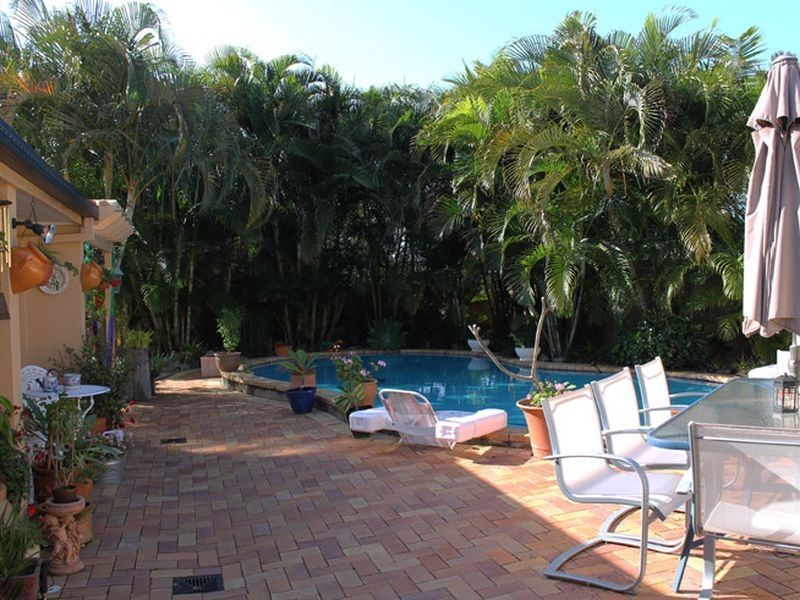 3 Adler Court, Benowa QLD 4217