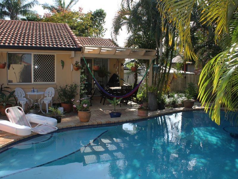 3 Adler Court, Benowa QLD 4217