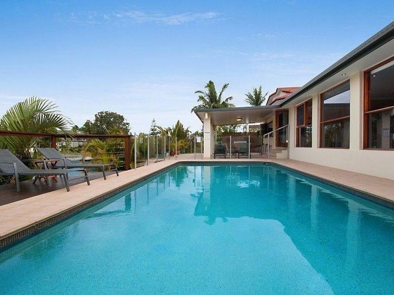 9 Argyle Crescent, Sorrento QLD 4217