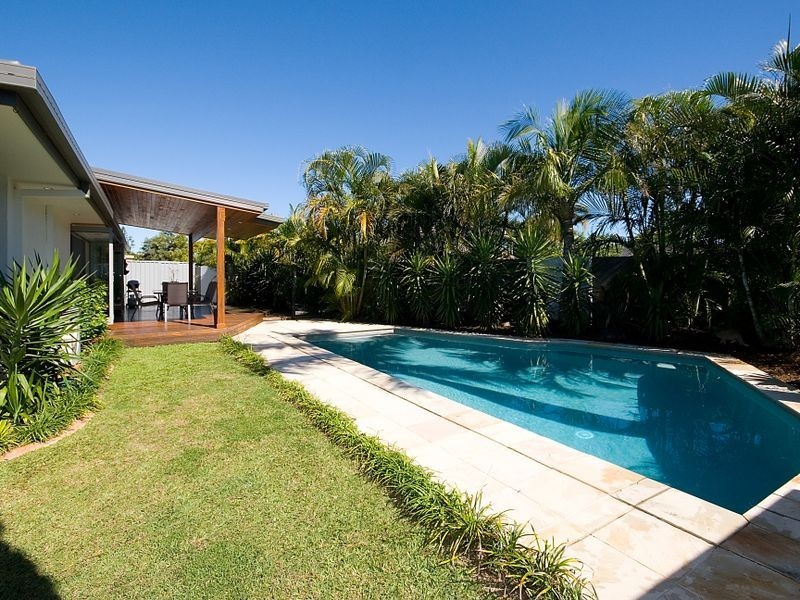 28 McCleary Street, Sorrento QLD 4217