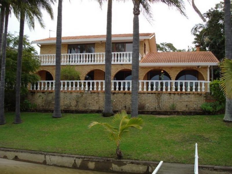 16 Sacha Place, Broadbeach Waters QLD 4218