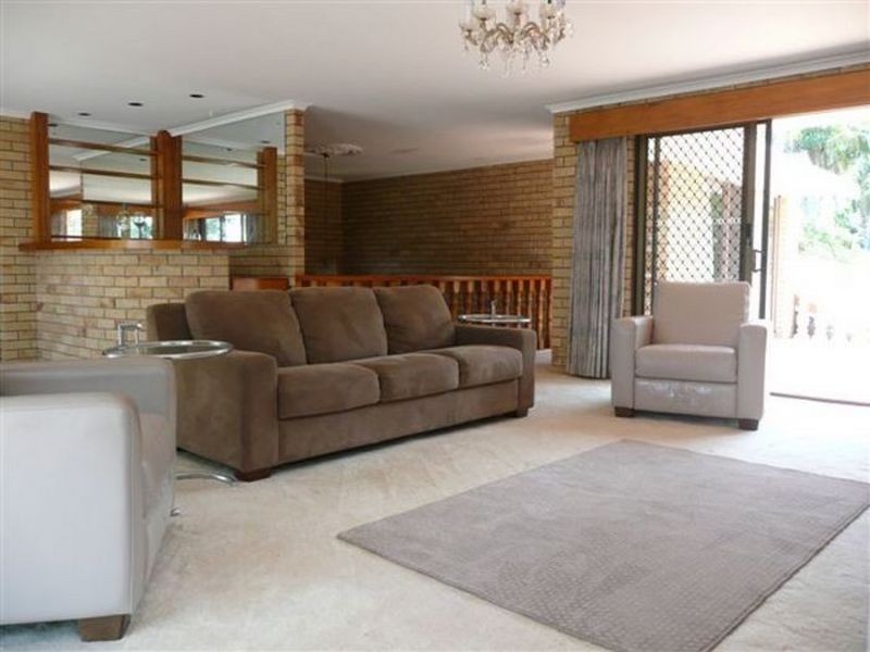 16 Sacha Place, Broadbeach Waters QLD 4218