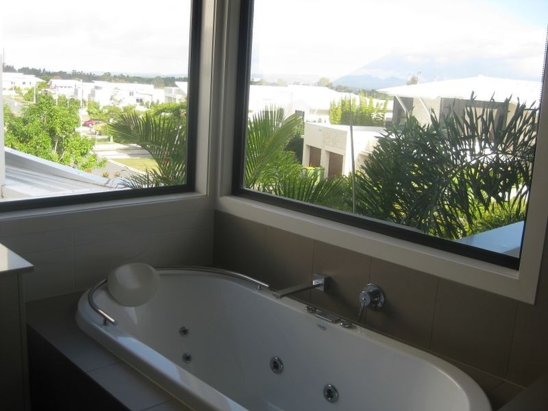 7026 Vista Drive, Royal Pines, Benowa QLD 4217