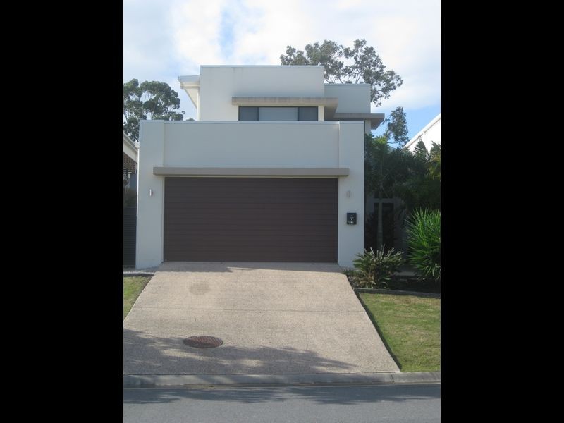 7026 Vista Drive, Royal Pines, Benowa QLD 4217