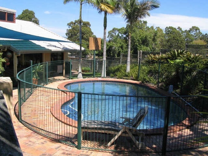 4 Tanya Court, Benowa QLD 4217