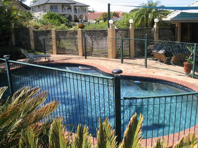 4 Tanya Court, Benowa QLD 4217