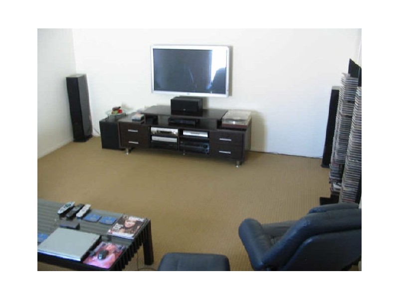 11 Andrew Avenue, Broadbeach Waters QLD 4218