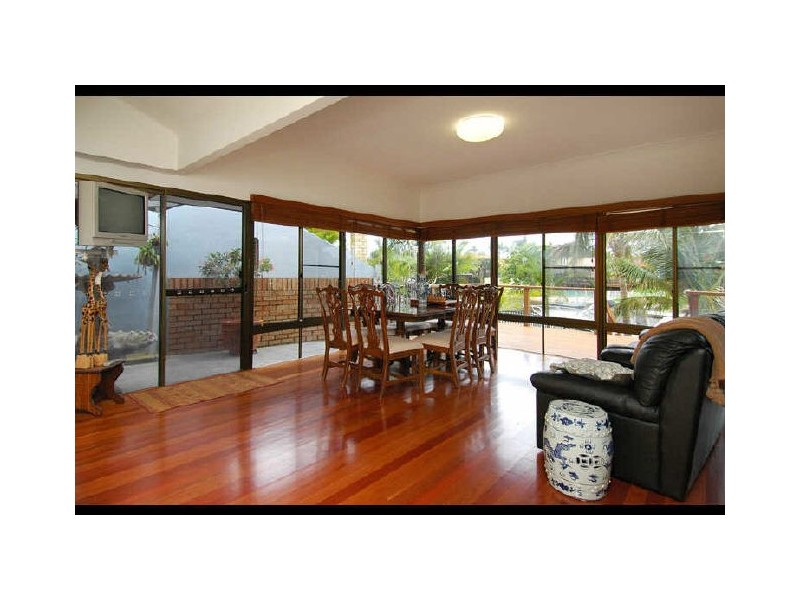 3 Cedar Place, Broadbeach Waters QLD 4218