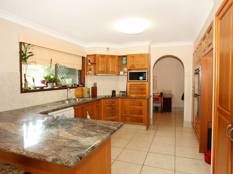 129 Campbell Street, Sorrento QLD 4217