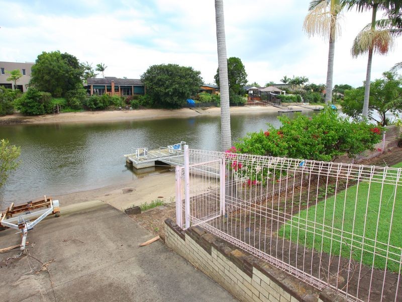 129 Campbell Street, Sorrento QLD 4217