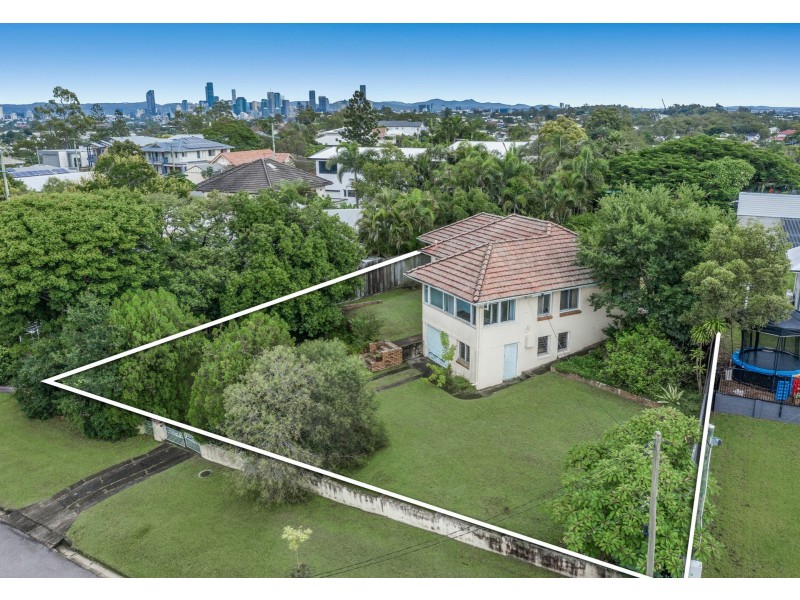 8 Phalerum Avenue, Seven Hills QLD 4170