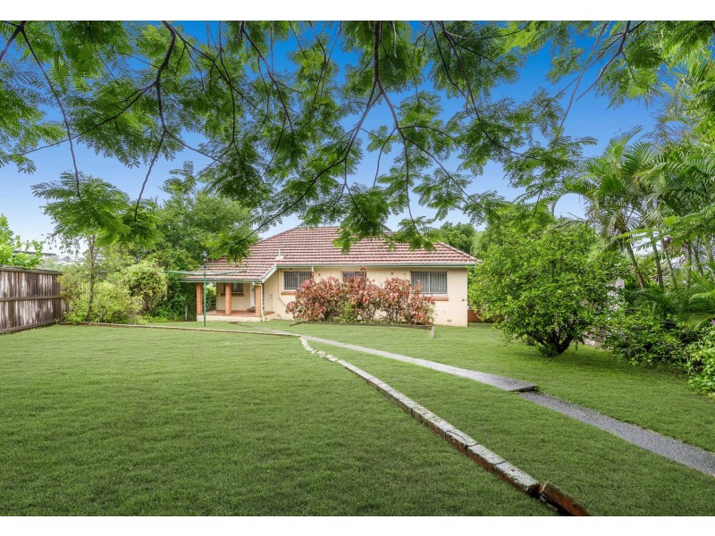 8 Phalerum Avenue, Seven Hills QLD 4170