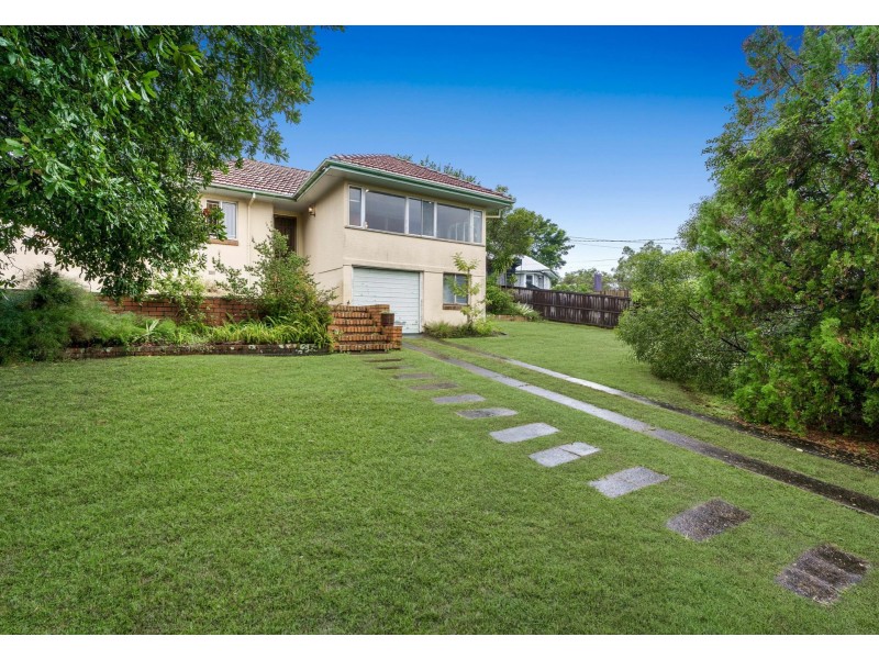 8 Phalerum Avenue, Seven Hills QLD 4170