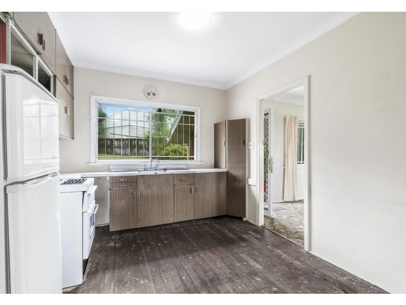 8 Phalerum Avenue, Seven Hills QLD 4170