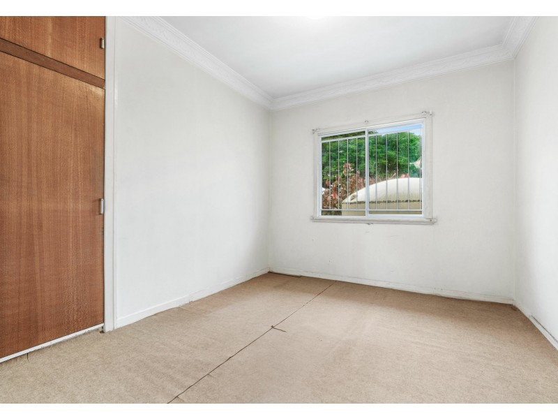 8 Phalerum Avenue, Seven Hills QLD 4170