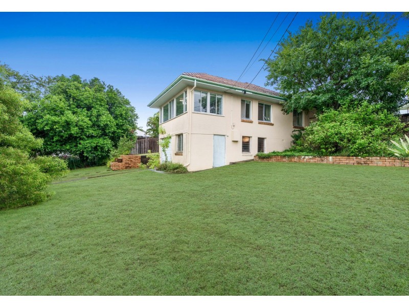 8 Phalerum Avenue, Seven Hills QLD 4170