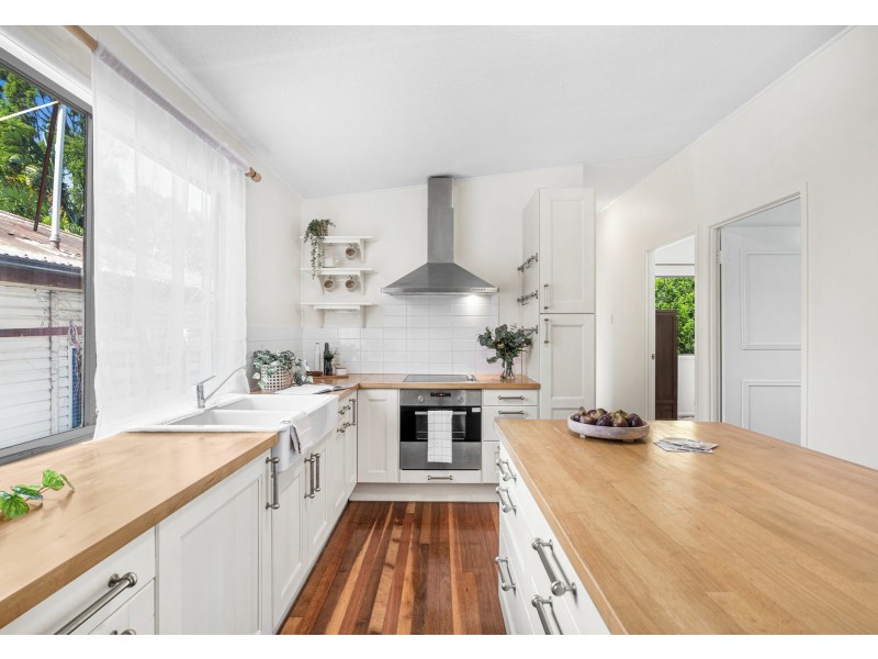 11 Railway Terrrace, Murarrie QLD 4172