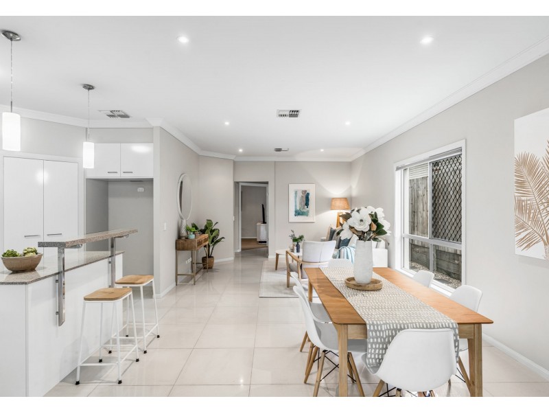 64 Moncrief Road, Cannon Hill QLD 4170