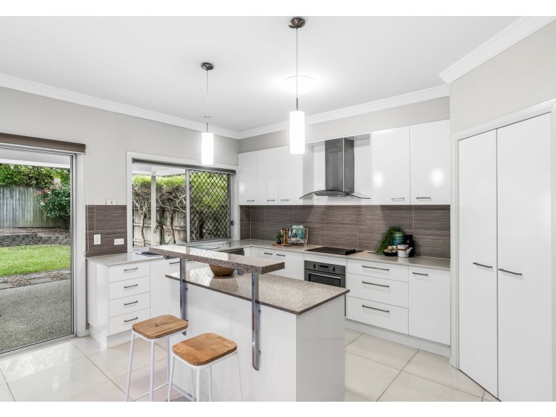 64 Moncrief Road, Cannon Hill QLD 4170