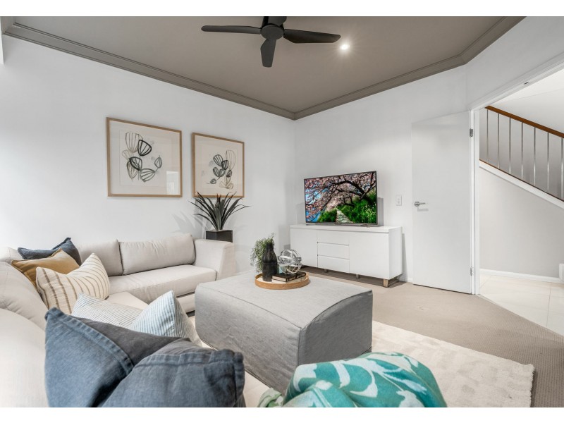 64 Moncrief Road, Cannon Hill QLD 4170