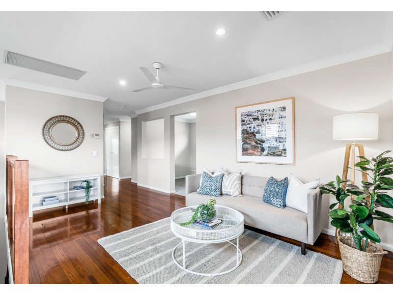 64 Moncrief Road, Cannon Hill QLD 4170