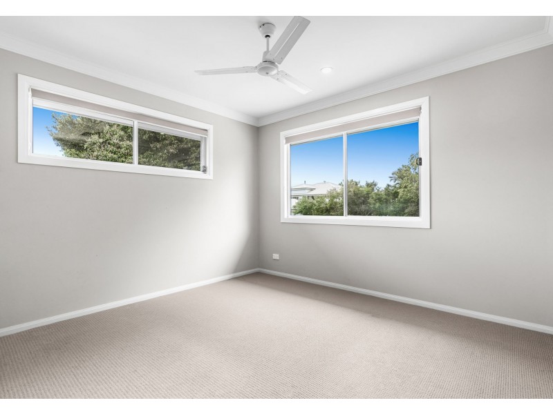 64 Moncrief Road, Cannon Hill QLD 4170