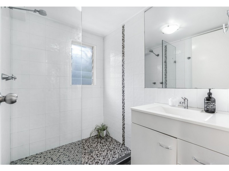 5 Lyric Street, Cannon Hill QLD 4170