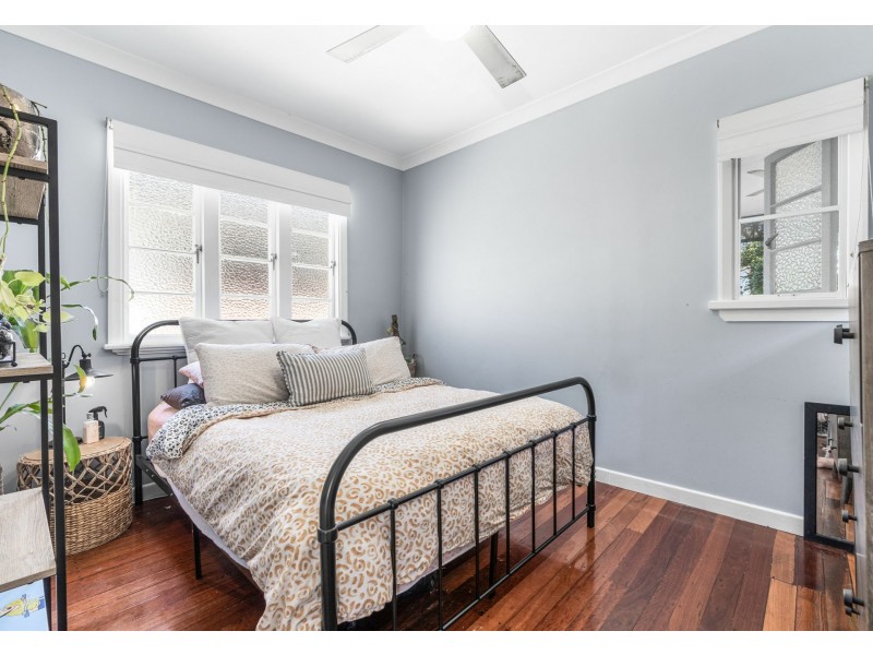 34 Gatling Road, Cannon Hill QLD 4170