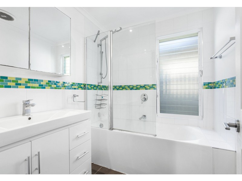 34 Gatling Road, Cannon Hill QLD 4170