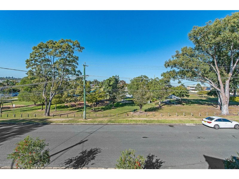 19 Sibley Road, Wynnum West QLD 4178