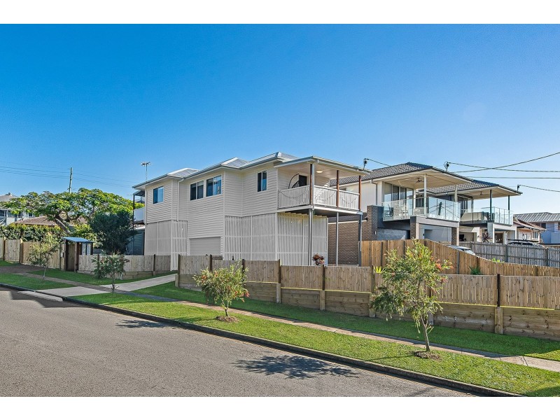 19 Sibley Road, Wynnum West QLD 4178