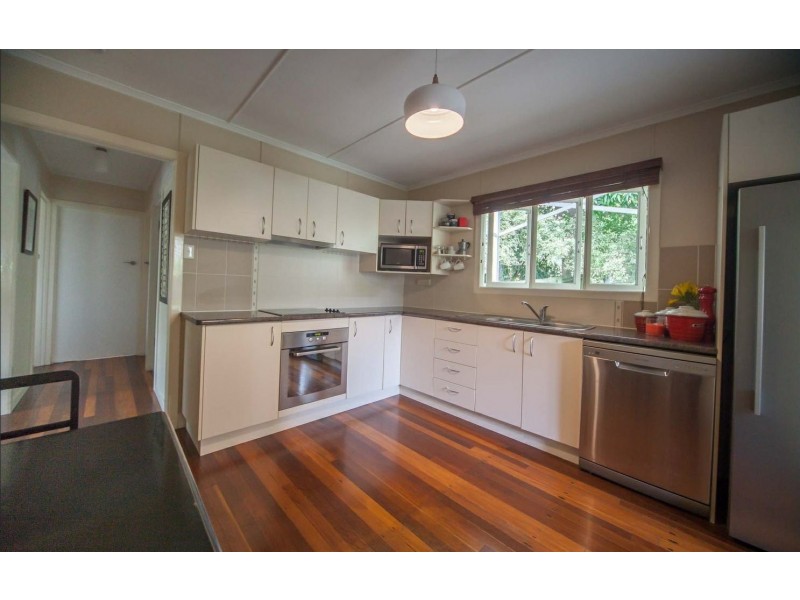 296 Richmond Road, Cannon Hill QLD 4170