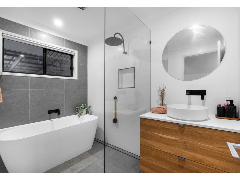 52 Rembrandt Street, Carina QLD 4152