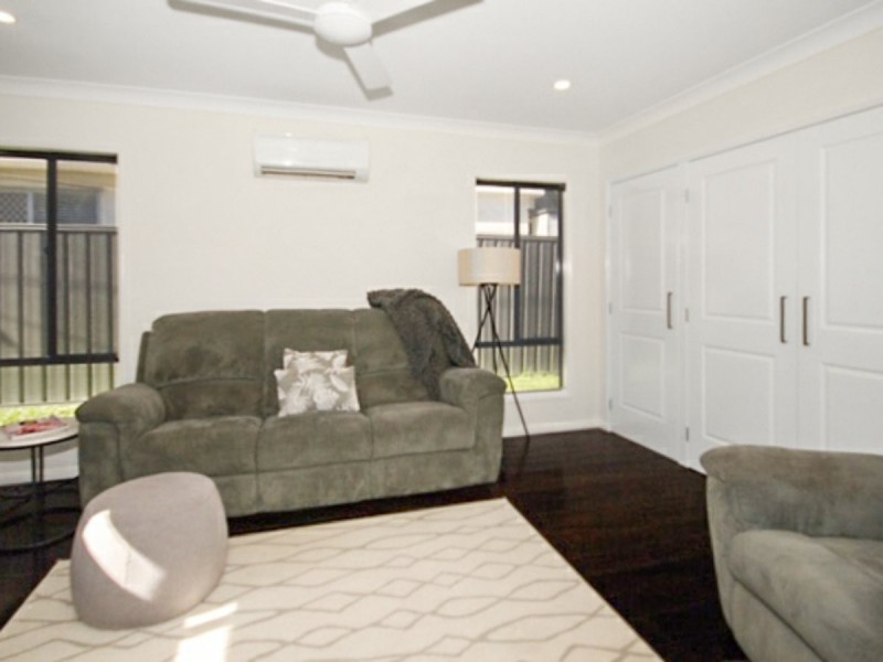 16 Blackwood Road, Manly West QLD 4179