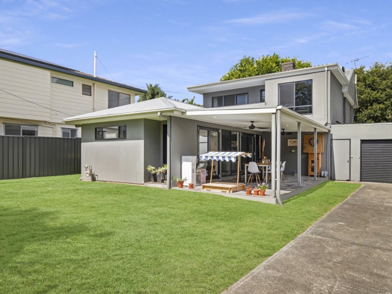 16 Blackwood Road, Manly West QLD 4179